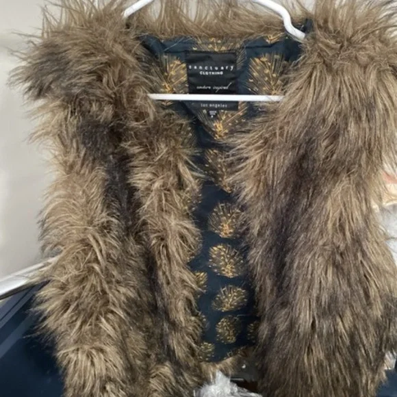 Assorted items - Picture 7 of 12